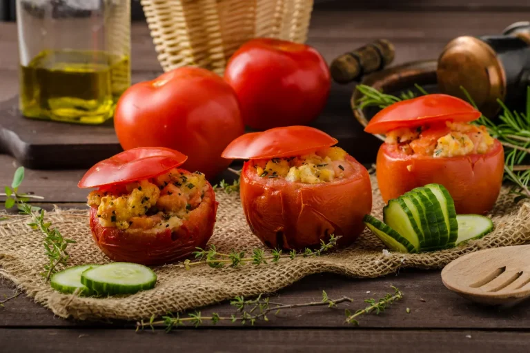 transformez-votre-diner-avec-cette-recette-irresistible-de-tomates-farcies