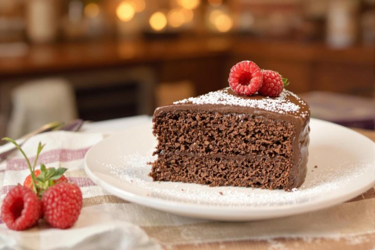 Le gâteau au chocolat sans farine ni beurre qui va bluffer vos amis : une recette ultra rapide et légère.jpg