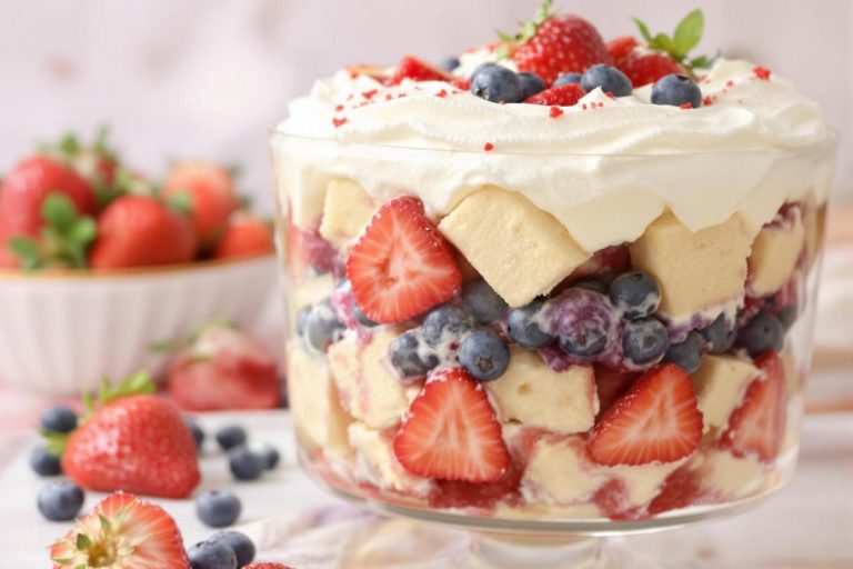 Recette de bagatelle aux fraises facile et gourmande.jpg